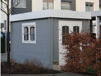 Flachdach Gartenhaus mit Ecküberstand und 10 cm Dachüberstand, 2 x Doppeltür und 2 x Fenster